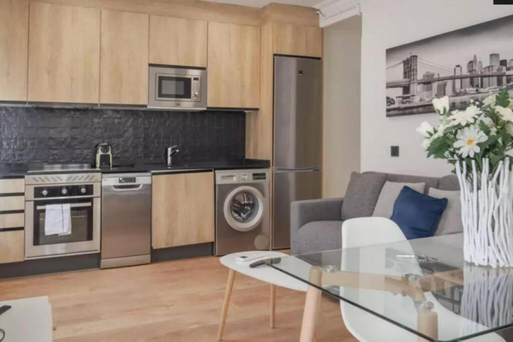 Apartamento Diseno Moderno Y Confort En Puerta Del Angel Madrid